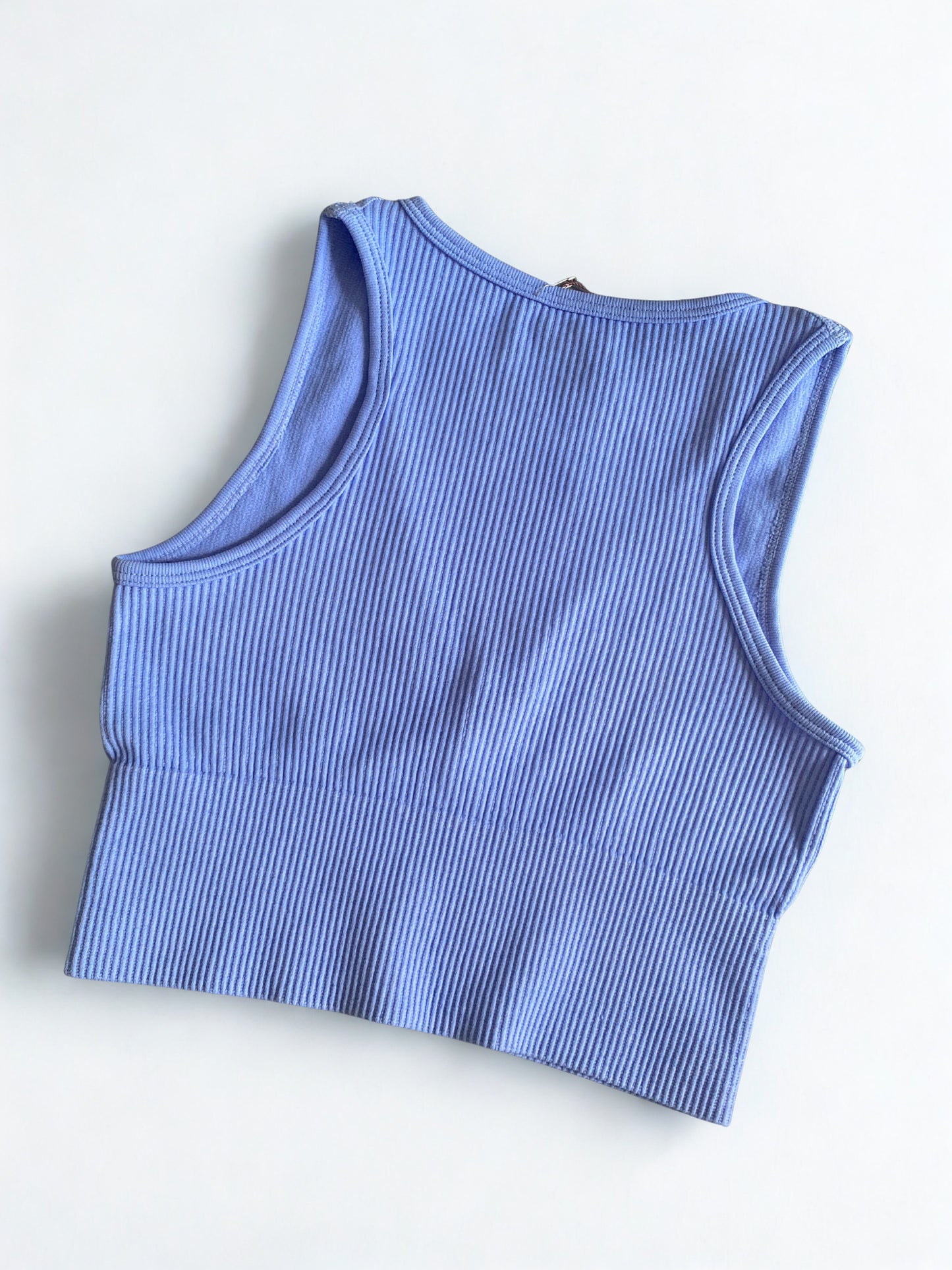 Top cuello V